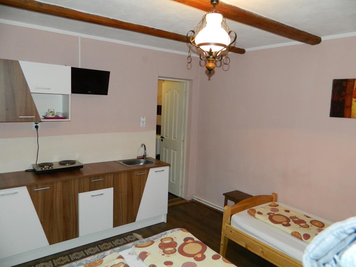 Kovacs Guesthouse Прайд Экстерьер фото